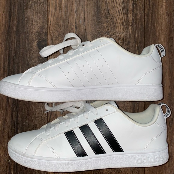 Adidas lifestyle sneakers size 8.5 - Picture 3 of 3